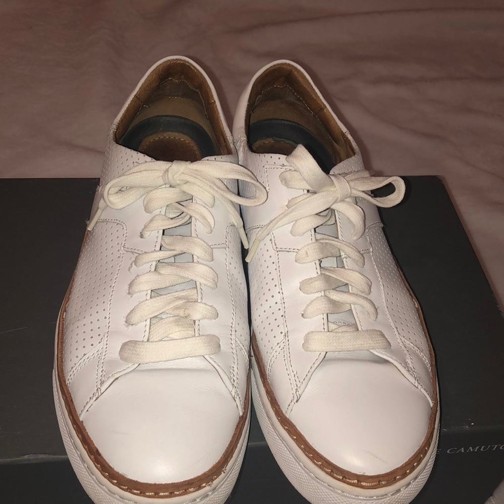 Vince Camuto leather sneakers size 8